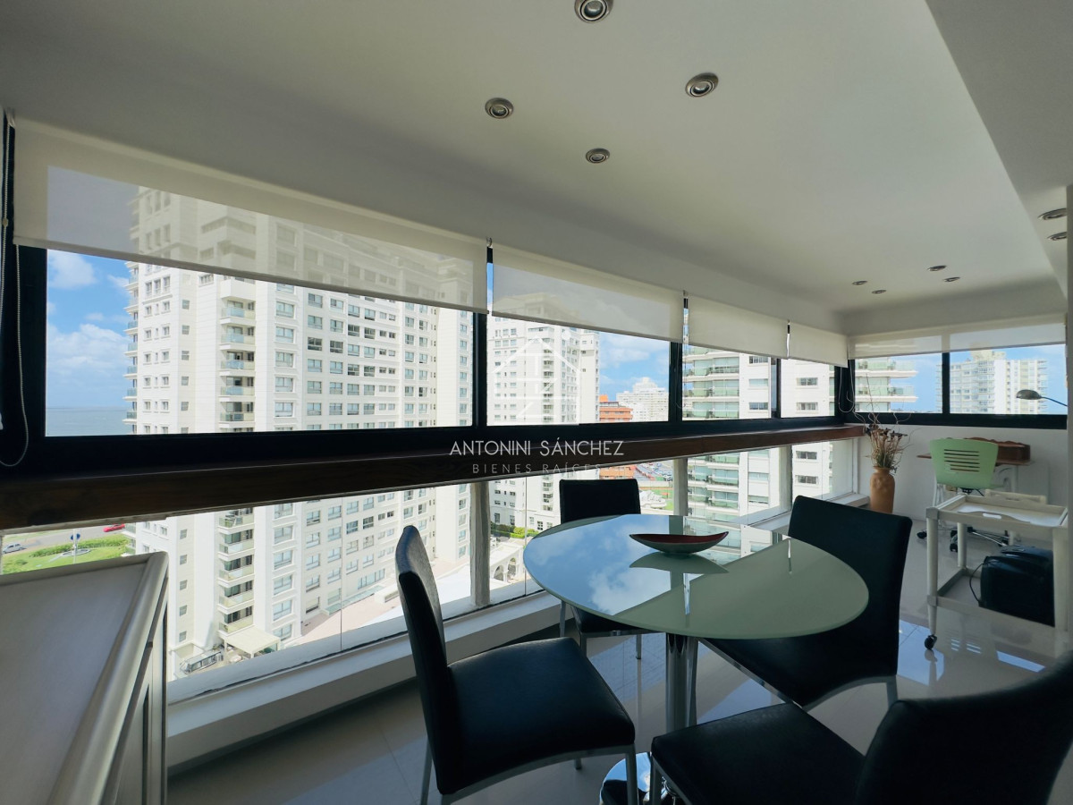 Apartamento ID.2007 - Alquiler y venta de apartamento de 2 dormitorios en Punta del Este.