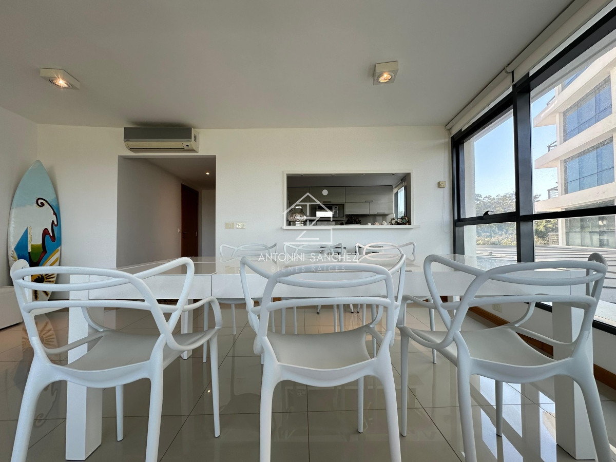 Apartamento ID.1683 - Venta de apartamento en Blue Bird, tres suites. Playa Brava. 