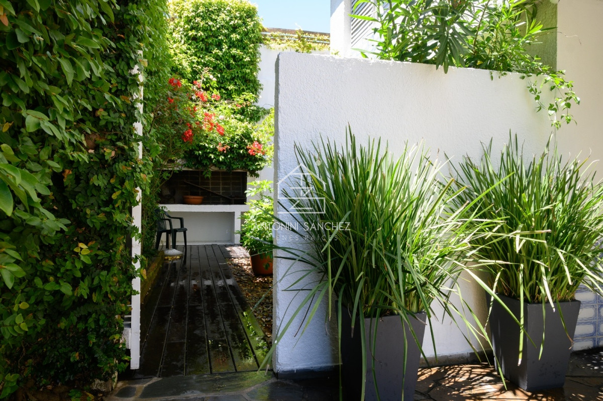 Apartamento ID.1427 - Apartamento en venta dos dormitorios y dependencia de servicio en Punta del Este
