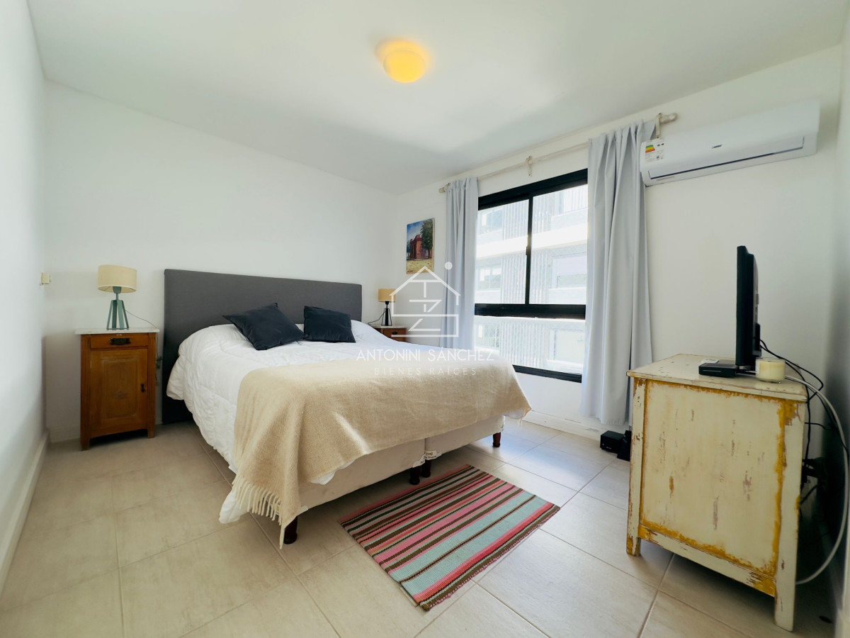 Apartamento ID.1255 - Apartamento en venta frente a playa brava.