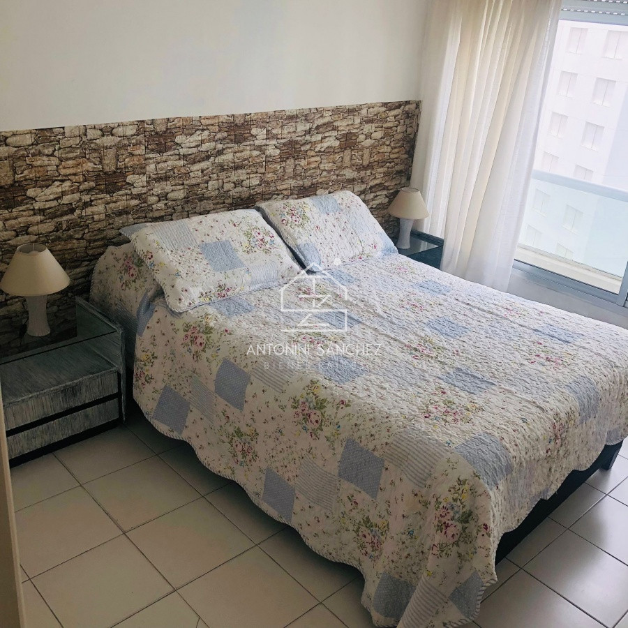 Apartamento ID.1944 - Alquiler y venta de apartamento de 1 dormitorio en Punta del Este