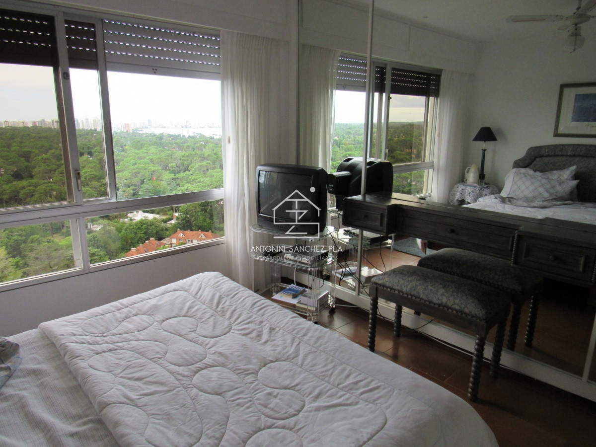 Apartamento ID.4360 - Venta de apartamento de dos dormitorios en Punta del Este