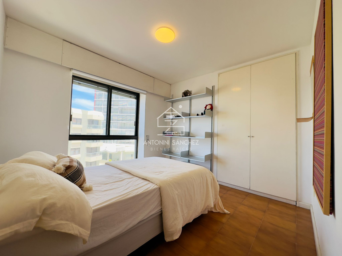 Apartamento ID.1426 - Apartamento en venta, 4 dormitorios, Punta del Este