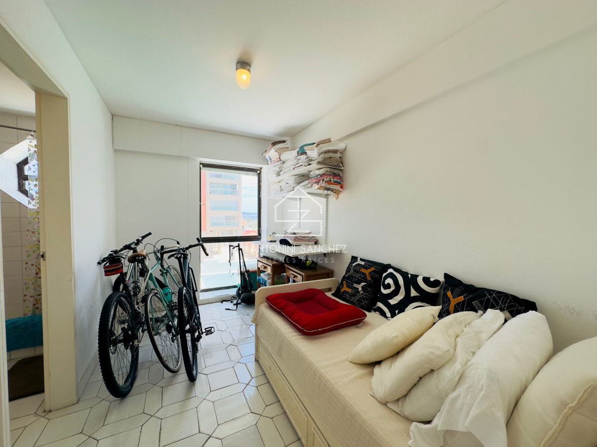Apartamento ID.1426 - Apartamento en venta, 4 dormitorios, Punta del Este