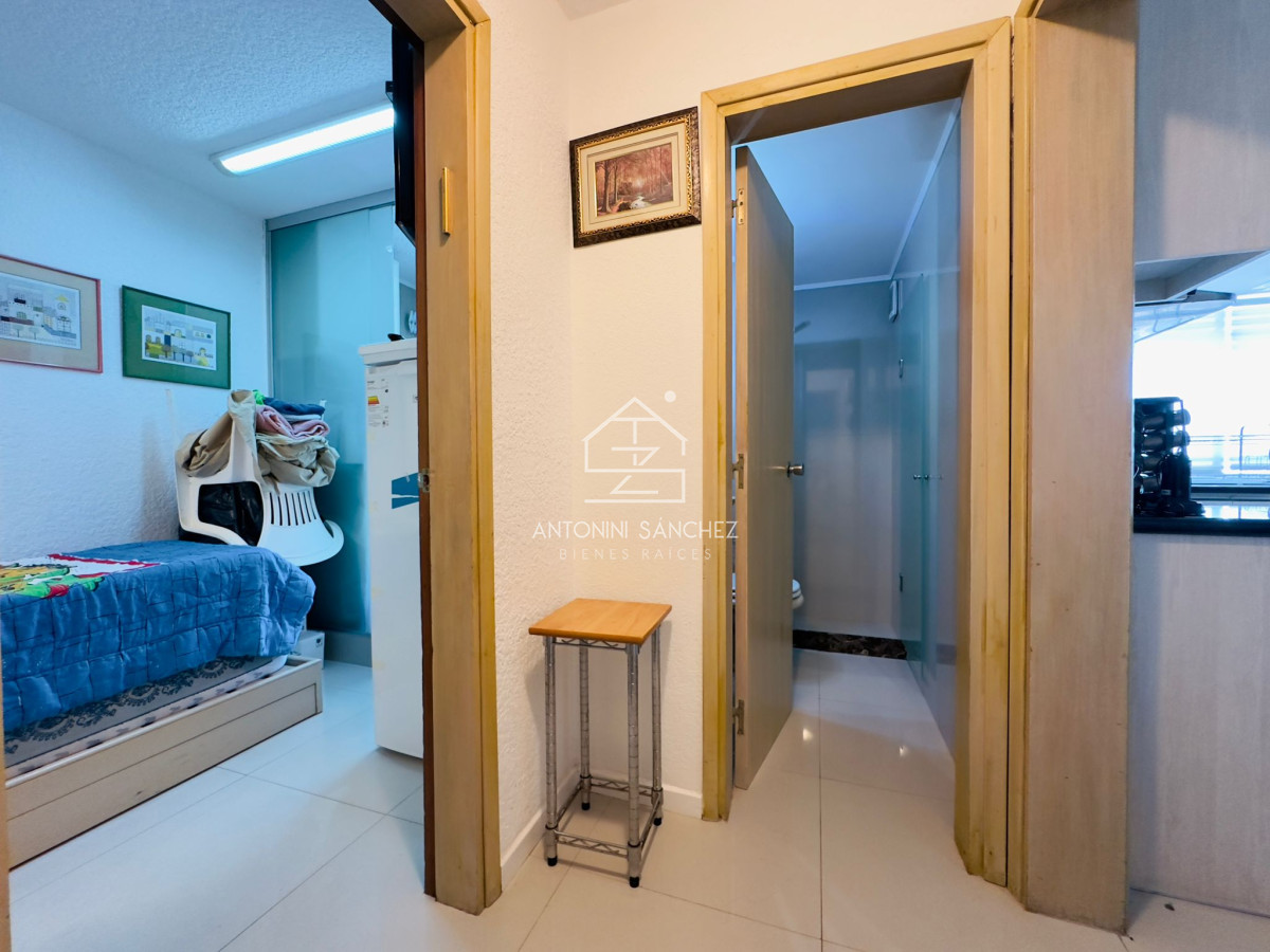 Apartamento ID.1446 - Hermoso apartamento, reciclado, primera linea playa mansa, 3 dormitorios, 1 suite.