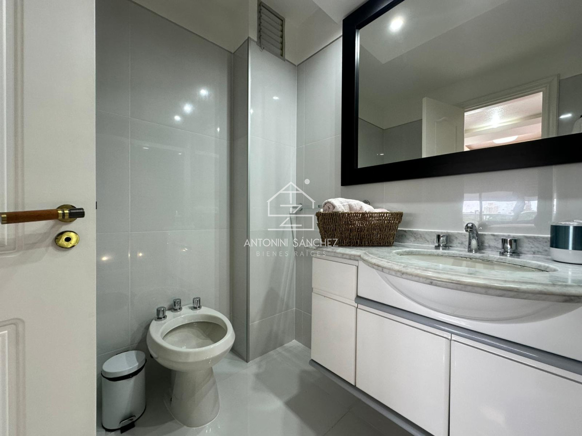 Apartamento ID.3050 - Venta de apartamento de dos dormitorios en Punta del Este