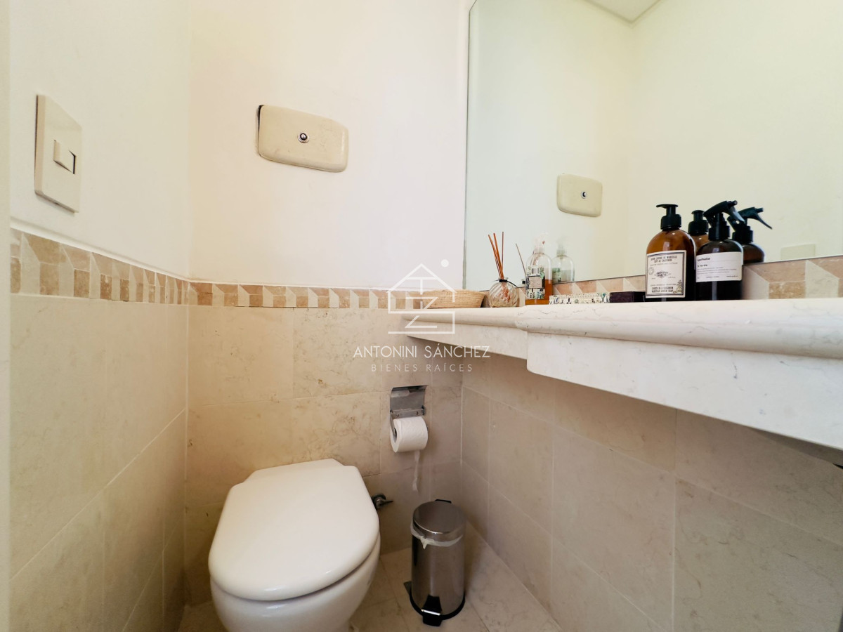 Apartamento ID.1255 - Apartamento en venta frente a playa brava.