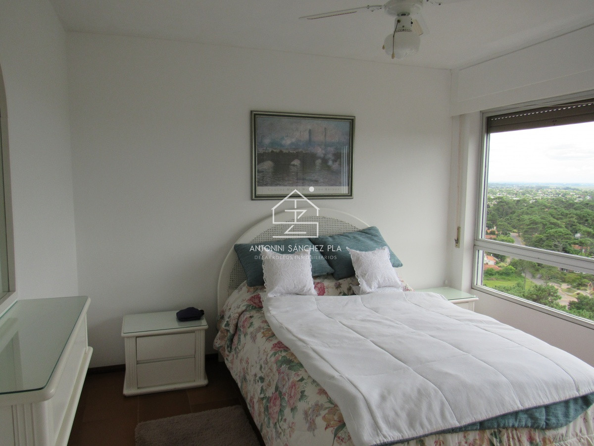 Apartamento ID.4360 - Venta de apartamento de dos dormitorios en Punta del Este