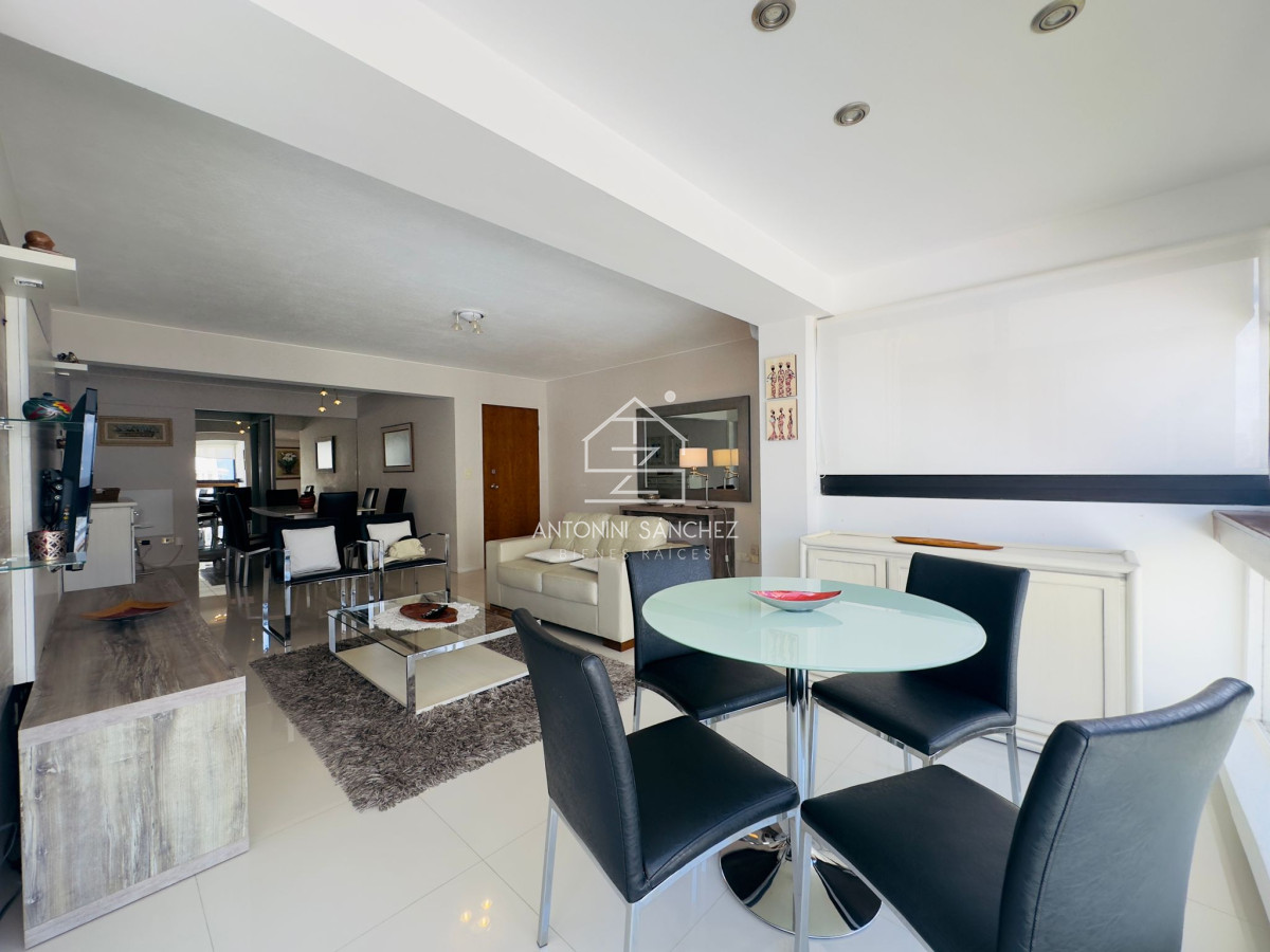 Apartamento ID.2007 - Alquiler y venta de apartamento de 2 dormitorios en Punta del Este.