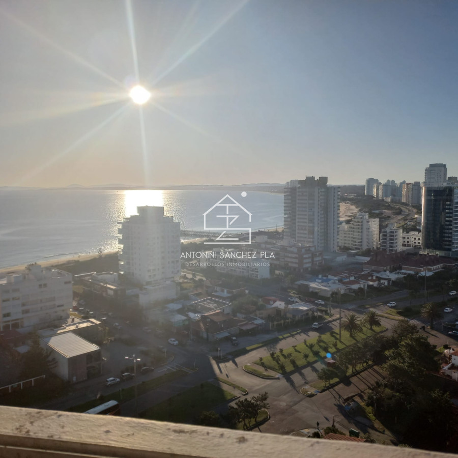 Apartamento ID.3216 - Apartamento en venta de 3 dormitorios en Punta del Este