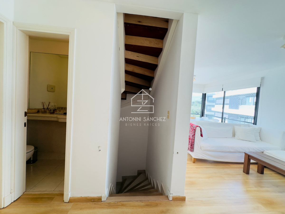 Apartamento ID.1255 - Apartamento en venta frente a playa brava.