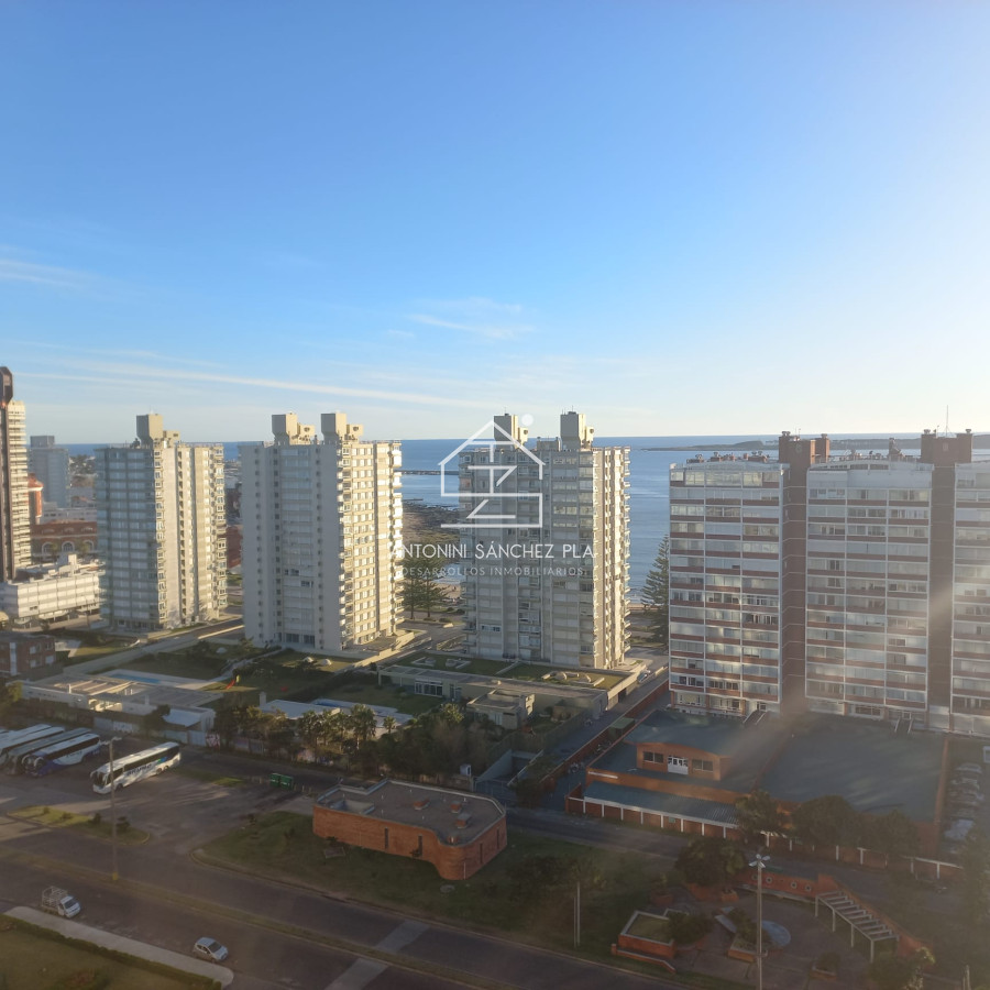 Apartamento ID.3216 - Apartamento en venta de 3 dormitorios en Punta del Este