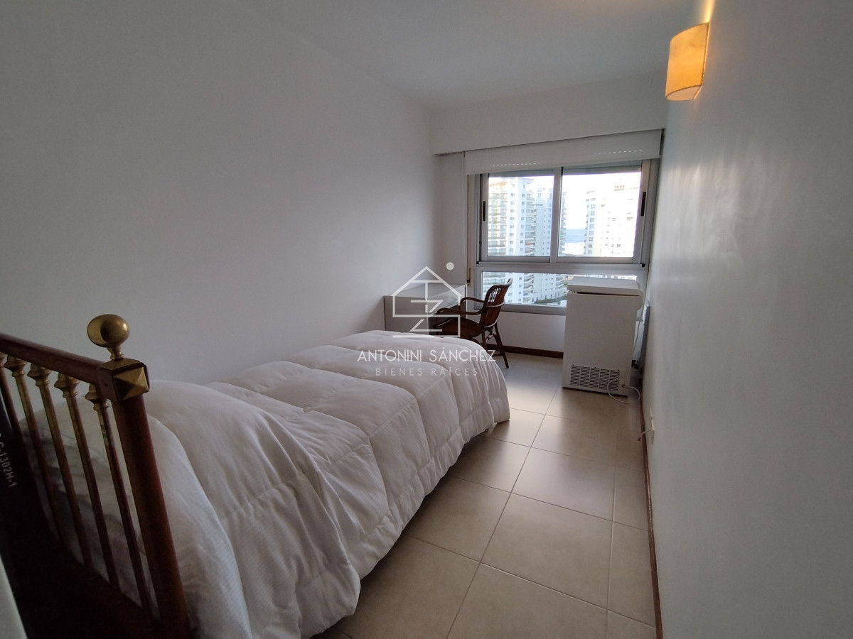 Apartamento ID.1931 - Apartamento en venta frente a playa mansa