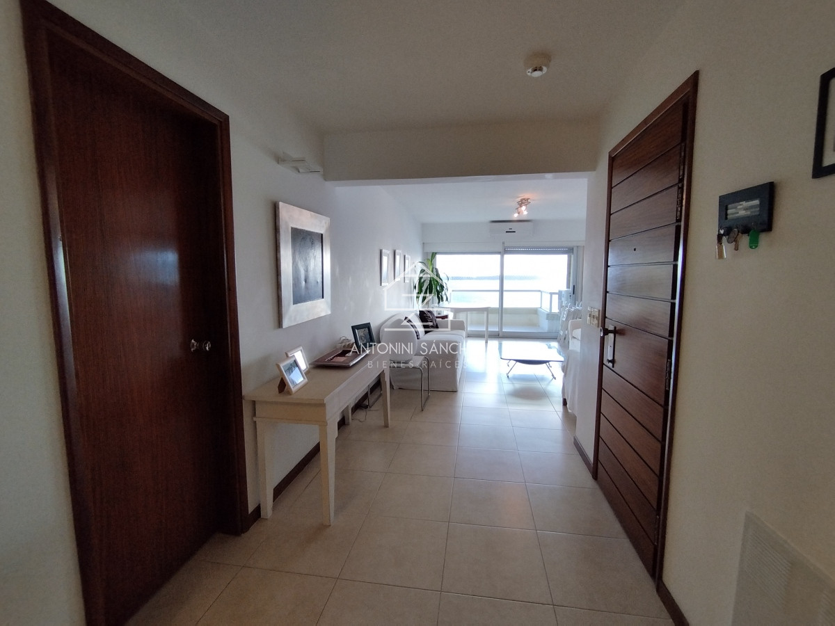 Apartamento ID.1931 - Apartamento en venta frente a playa mansa