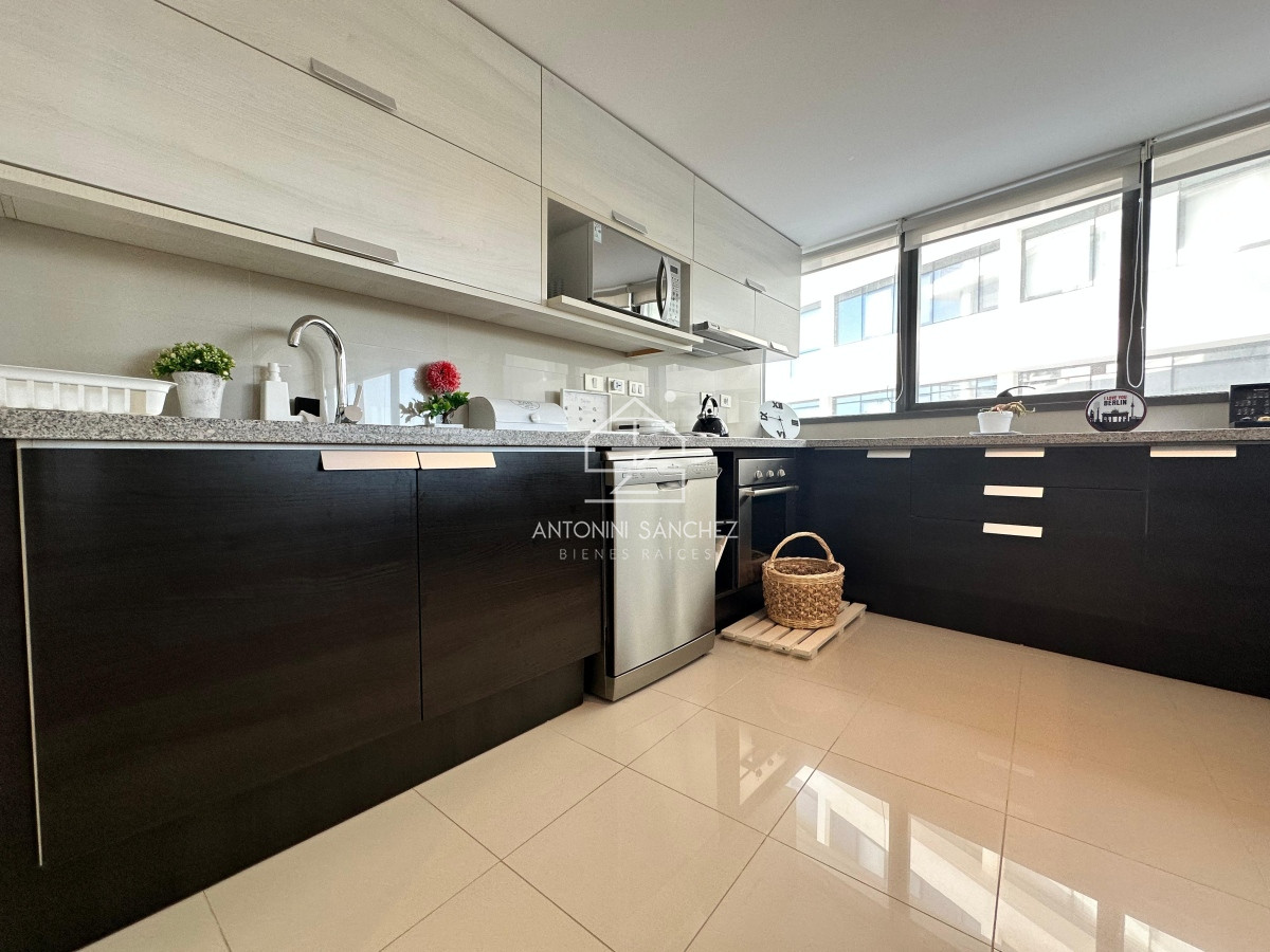 Apartamento ID.1683 - Venta de apartamento en Blue Bird, tres suites. Playa Brava. 