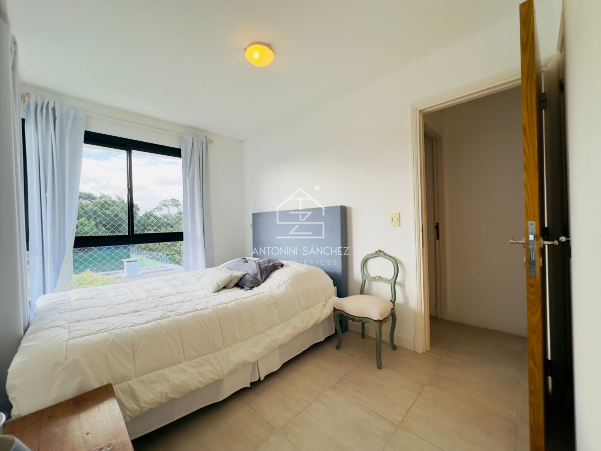 Apartamento ID.1255 - Apartamento en venta frente a playa brava.