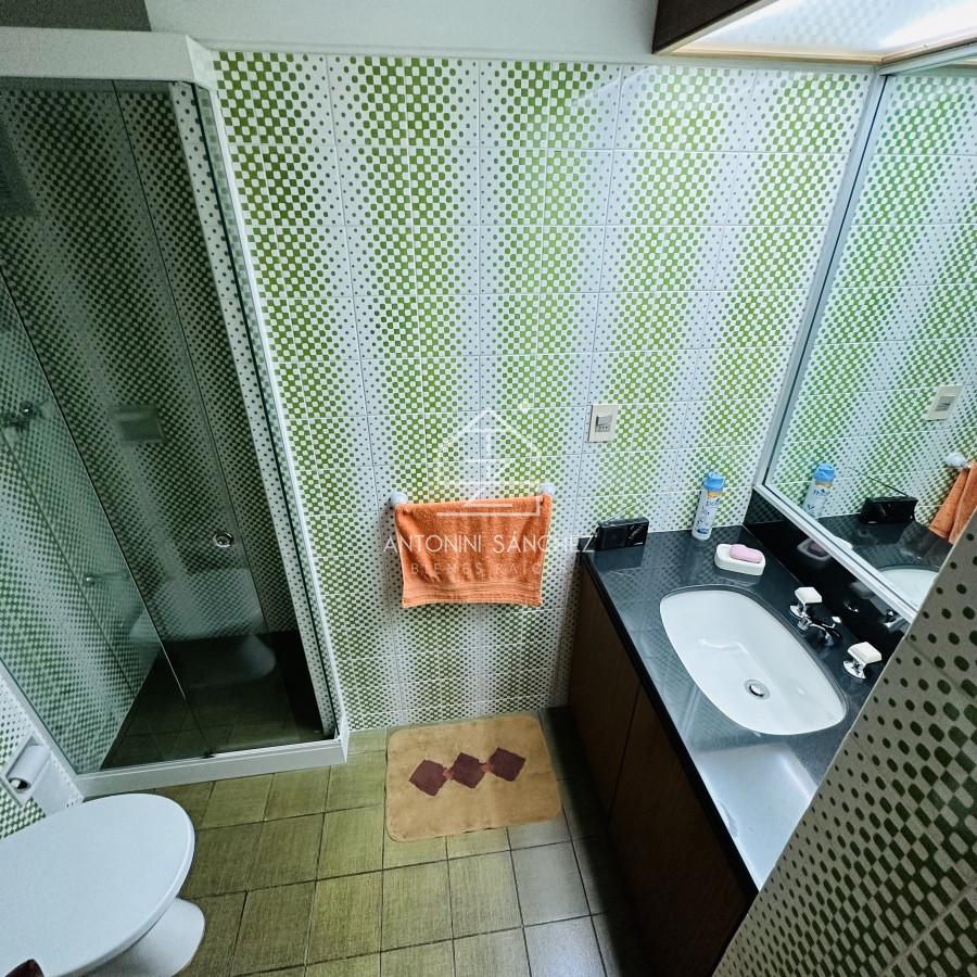Apartamento ID.1428 - Alquiler y Venta  de apartamento de 3 dormitorios en Punta del Este