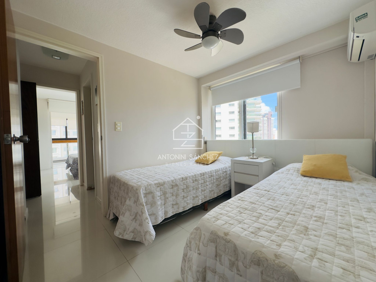Apartamento ID.2007 - Alquiler y venta de apartamento de 2 dormitorios en Punta del Este.