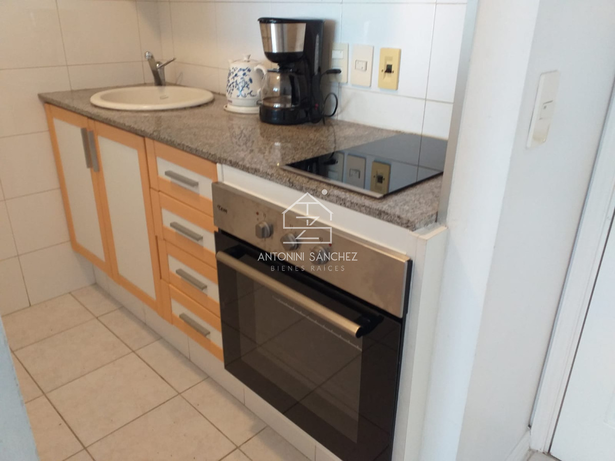 Apartamento ID.1590 - apartamento en alquiler, edificio con piscina