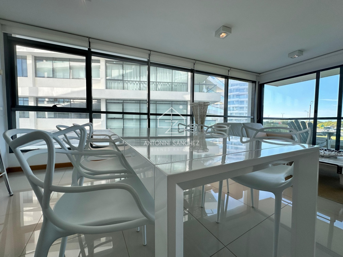 Apartamento ID.1683 - Venta de apartamento en Blue Bird, tres suites. Playa Brava. 
