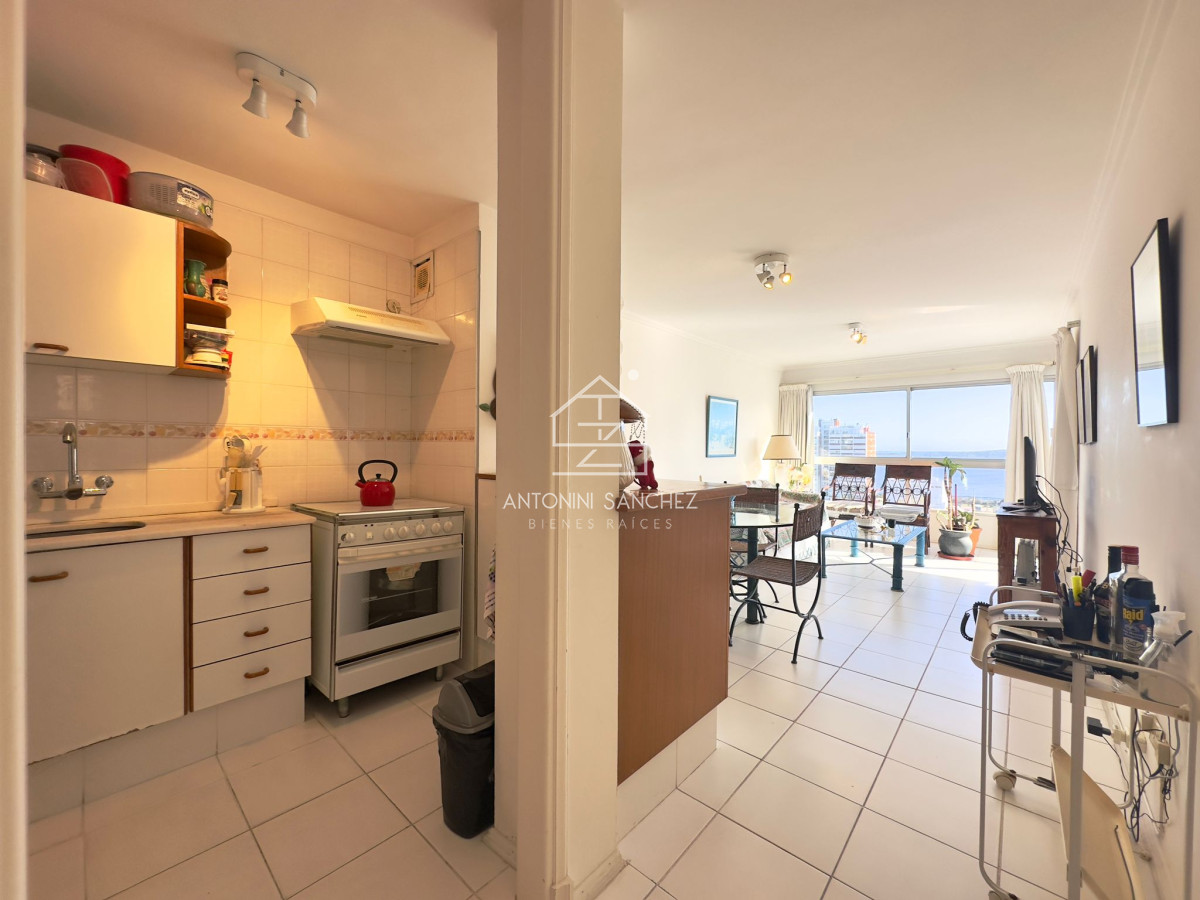 Apartamento ID.1584 - Apto en venta de 2 dormitorios, 2 baños, Punta del este. 