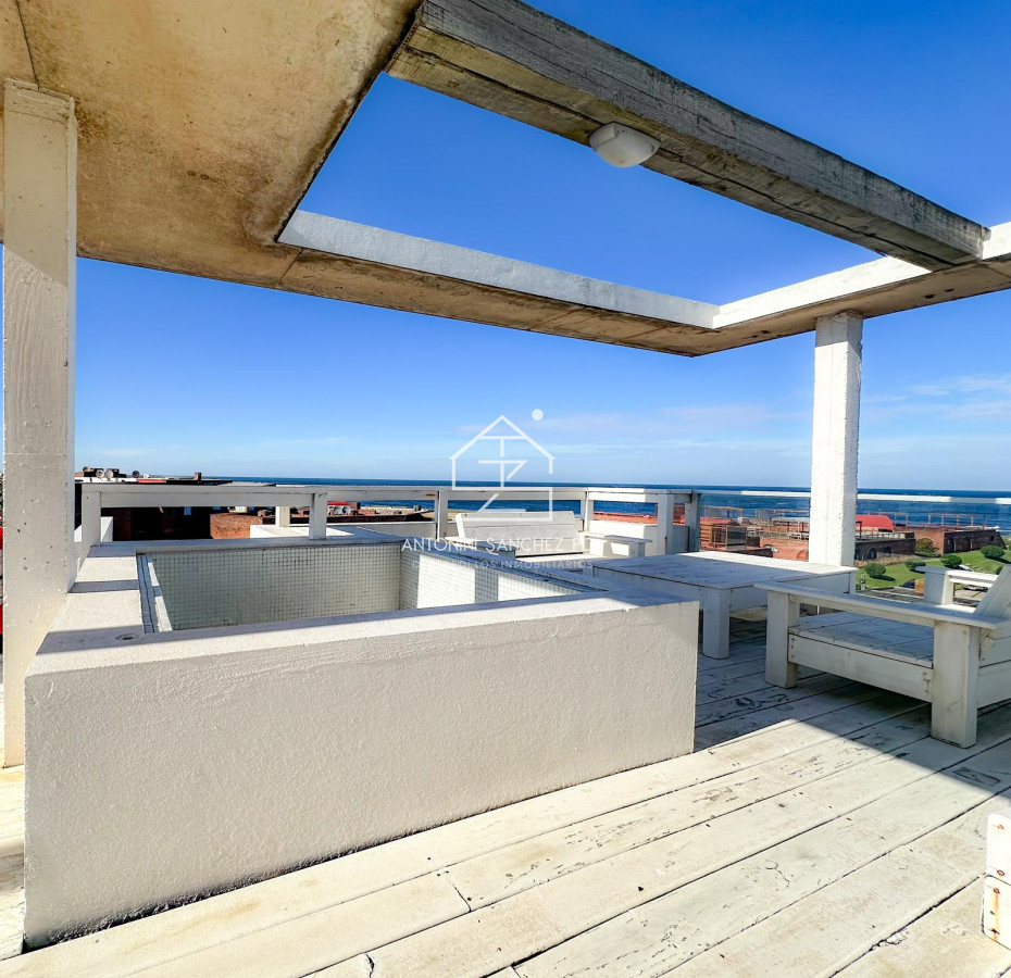 Apartamento ID.4096 - Penthouse Duplex en venta, con parrillero y vista al mar en Manantiales