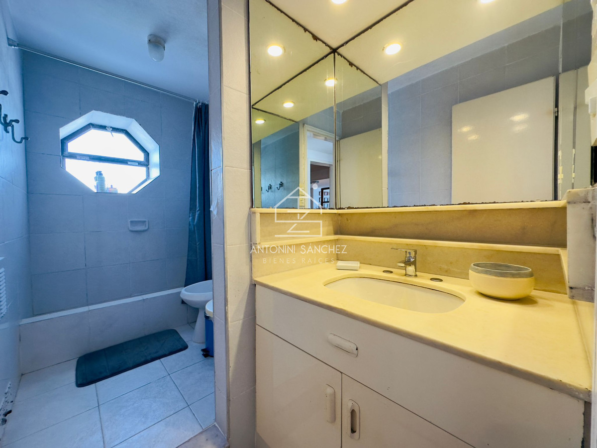 Apartamento ID.1426 - Apartamento en venta, 4 dormitorios, Punta del Este
