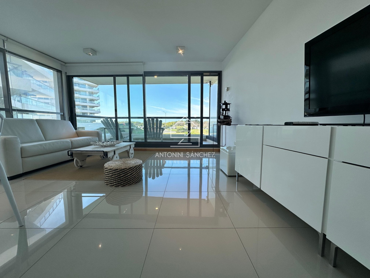 Apartamento ID.1683 - Venta de apartamento en Blue Bird, tres suites. Playa Brava. 