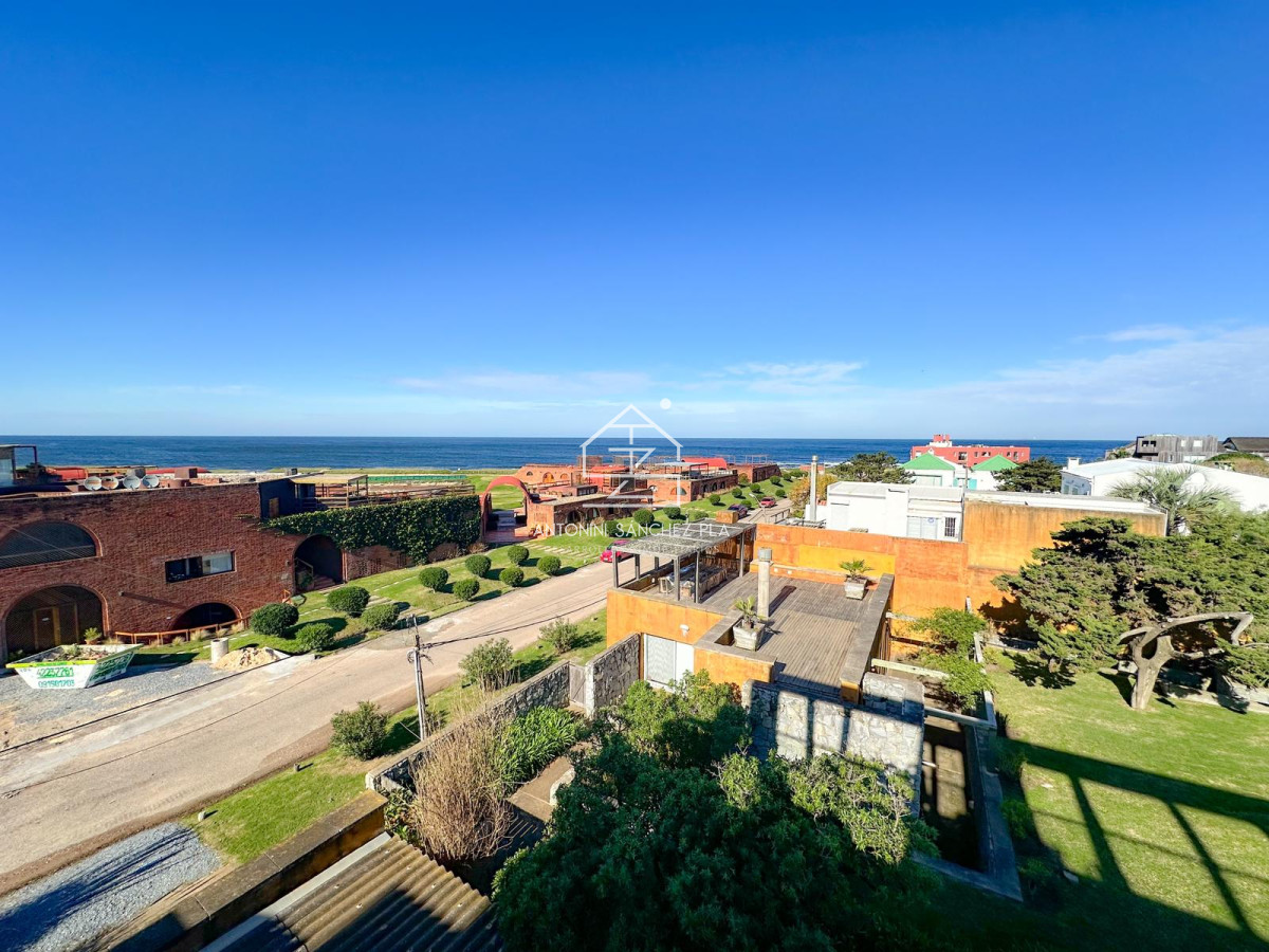 Apartamento ID.4096 - Penthouse Duplex en venta, con parrillero y vista al mar en Manantiales