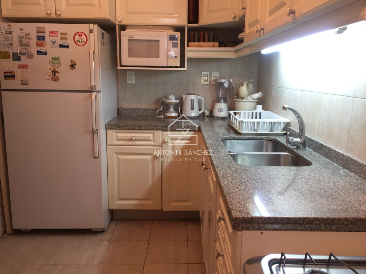 Apartamento ID.1427 - Apartamento en venta dos dormitorios y dependencia de servicio en Punta del Este