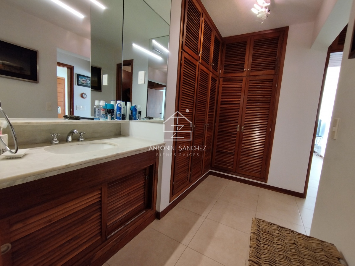 Apartamento ID.1931 - Apartamento en venta frente a playa mansa