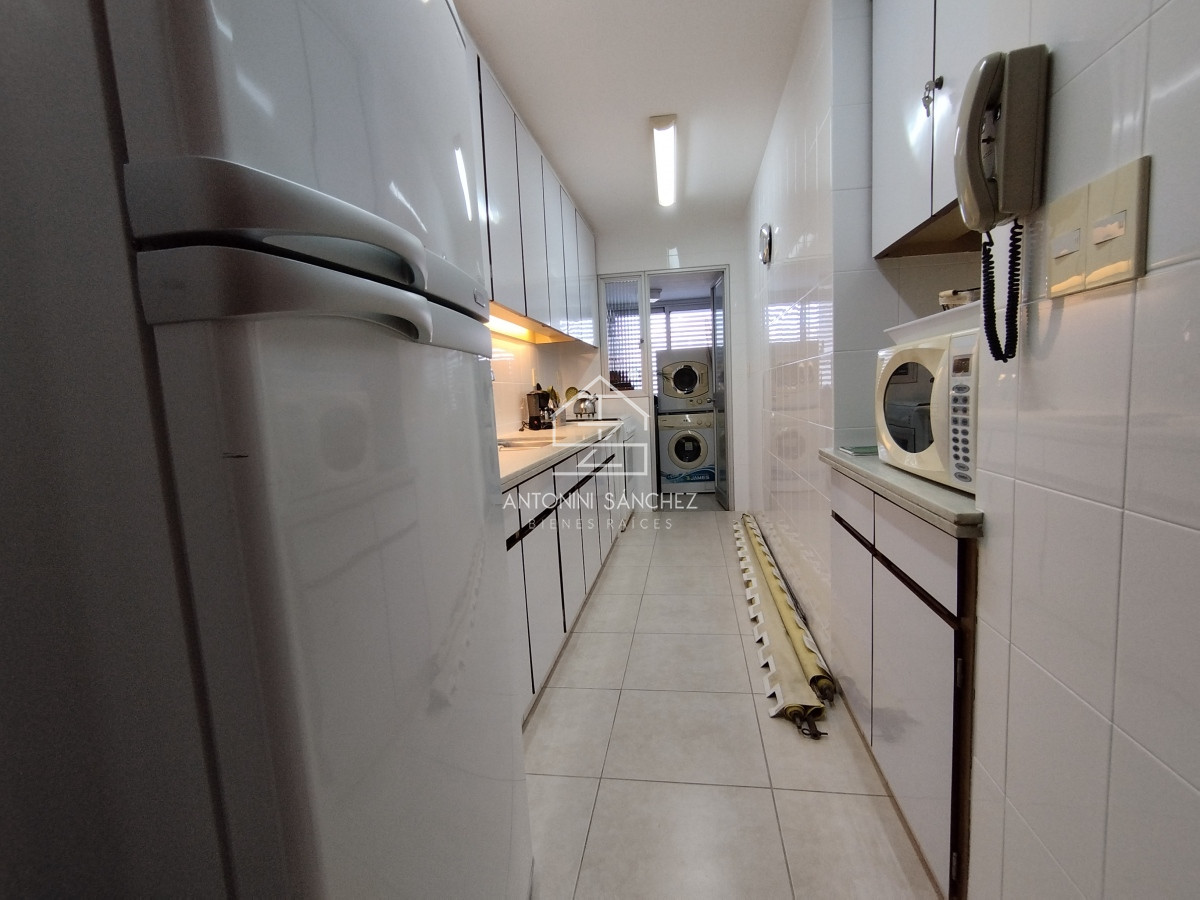 Apartamento ID.1931 - Apartamento en venta frente a playa mansa