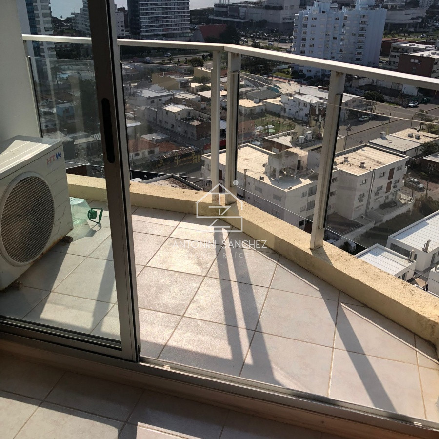 Apartamento ID.1585 - Alquiler de temporada de departamento de un dormitorio y medio en Punta del Este