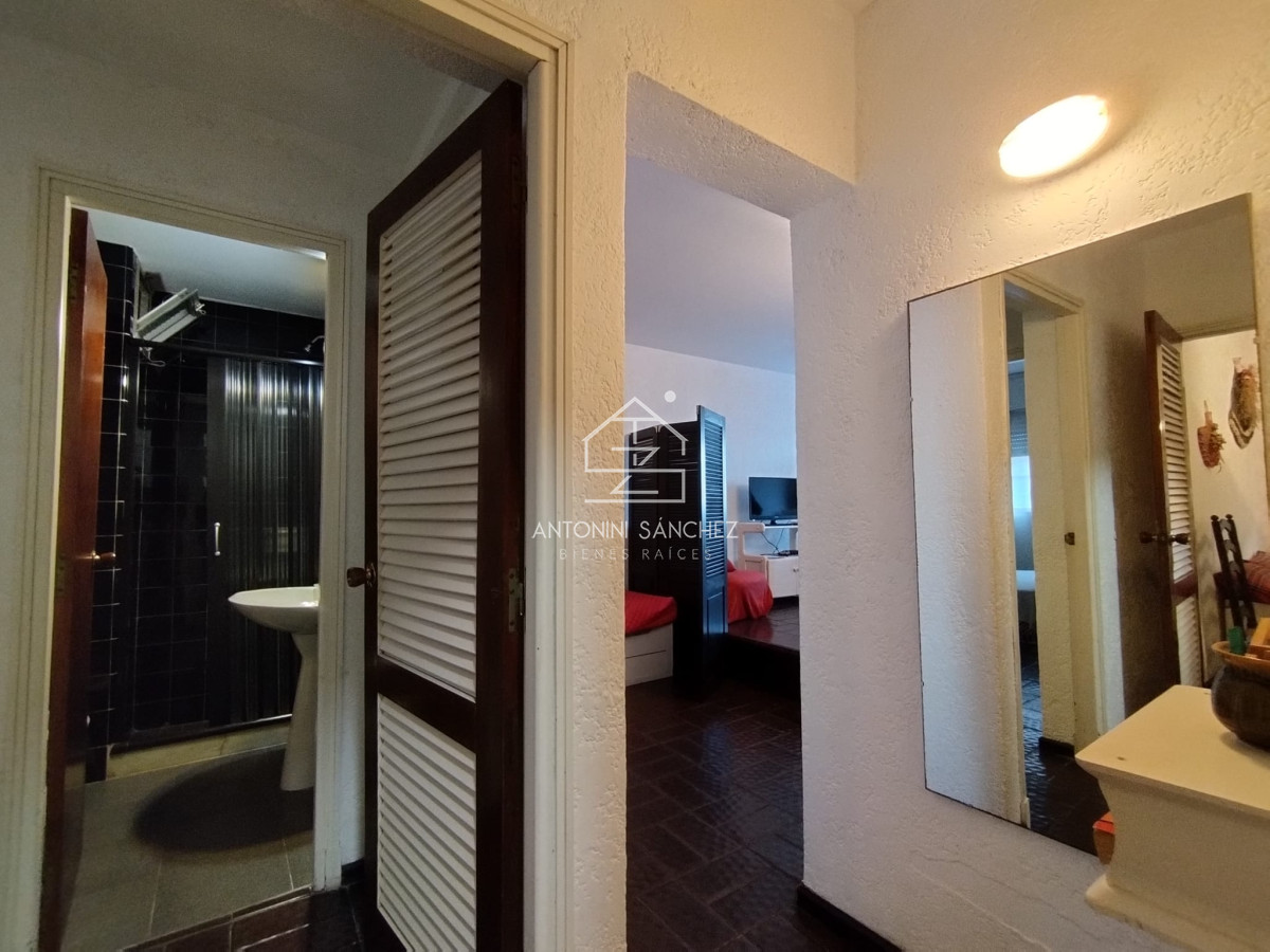 Apartamento ID.1870 - Apartamento de un dormitorio y medio en venta en Punta del Este