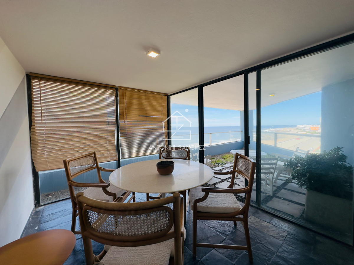 Apartamento ID.1426 - Apartamento en venta, 4 dormitorios, Punta del Este