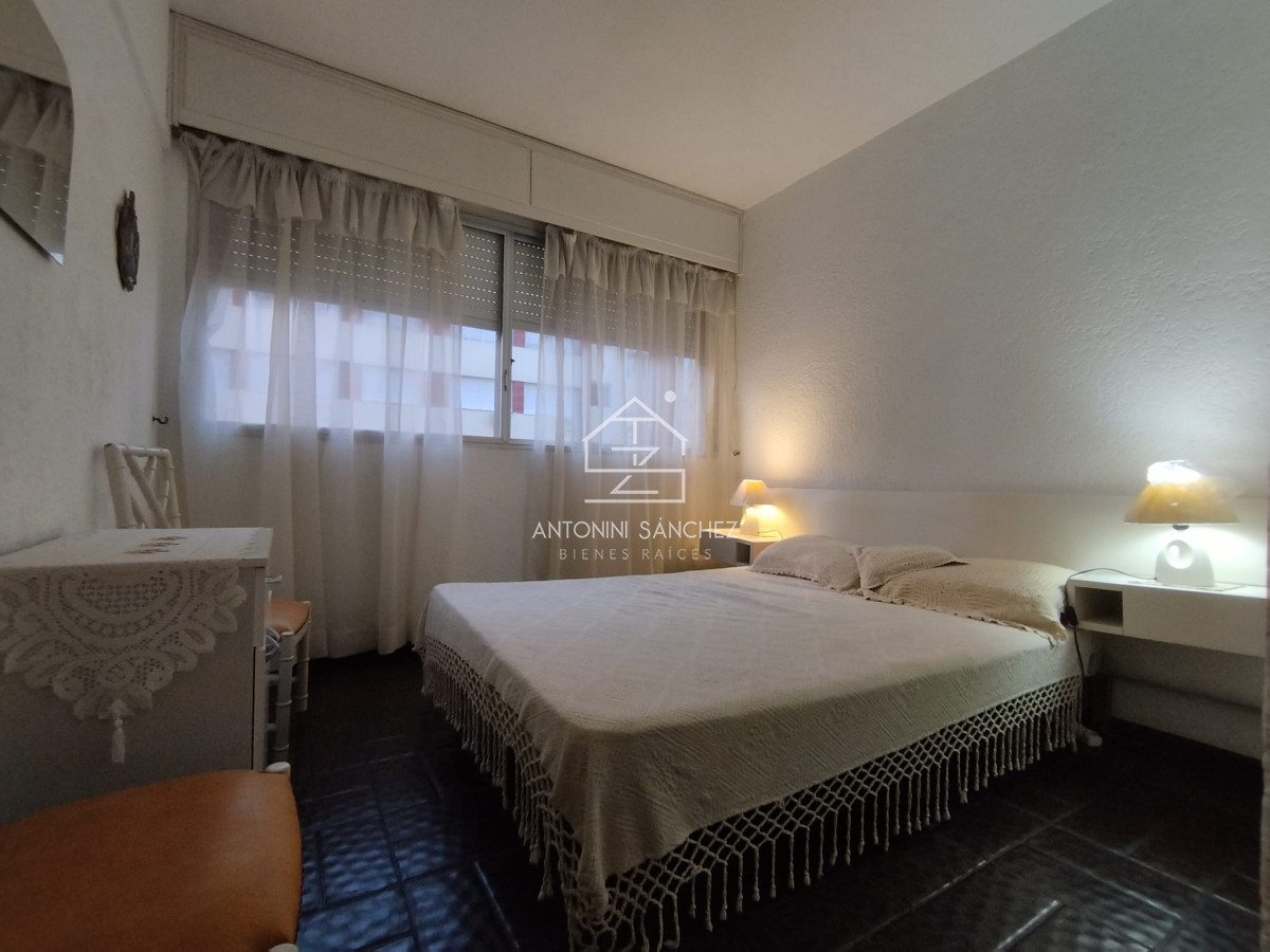 Apartamento ID.1870 - Apartamento de un dormitorio y medio en venta en Punta del Este