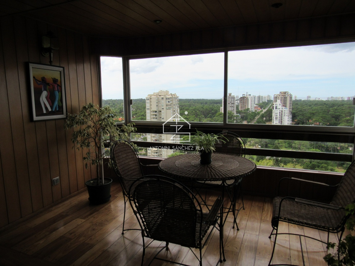 Apartamento ID.4360 - Venta de apartamento de dos dormitorios en Punta del Este