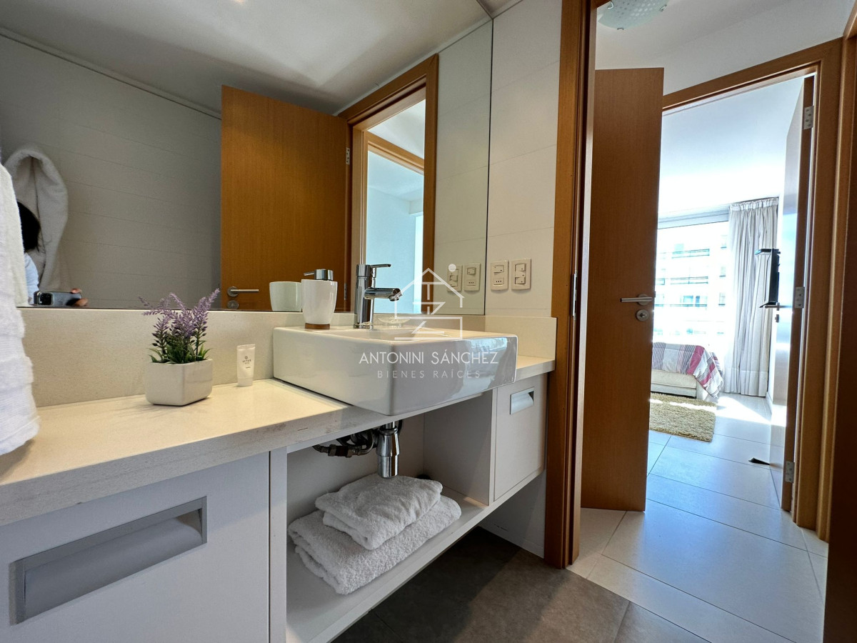 Apartamento ID.1007 - Departamento en venta en Torre Bellagio - Punta del Este.