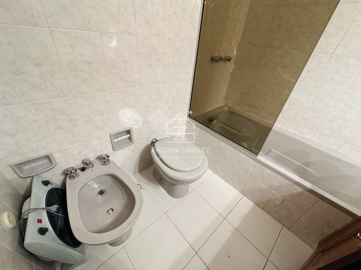 Apartamento ID.1286 - Venta  y alquiler de apartamento de 4 dormitorios en Punta de Este