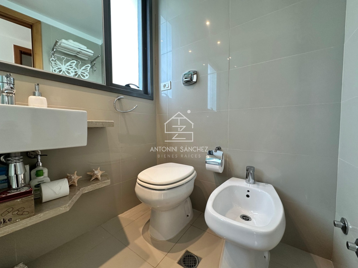 Apartamento ID.1683 - Venta de apartamento en Blue Bird, tres suites. Playa Brava. 