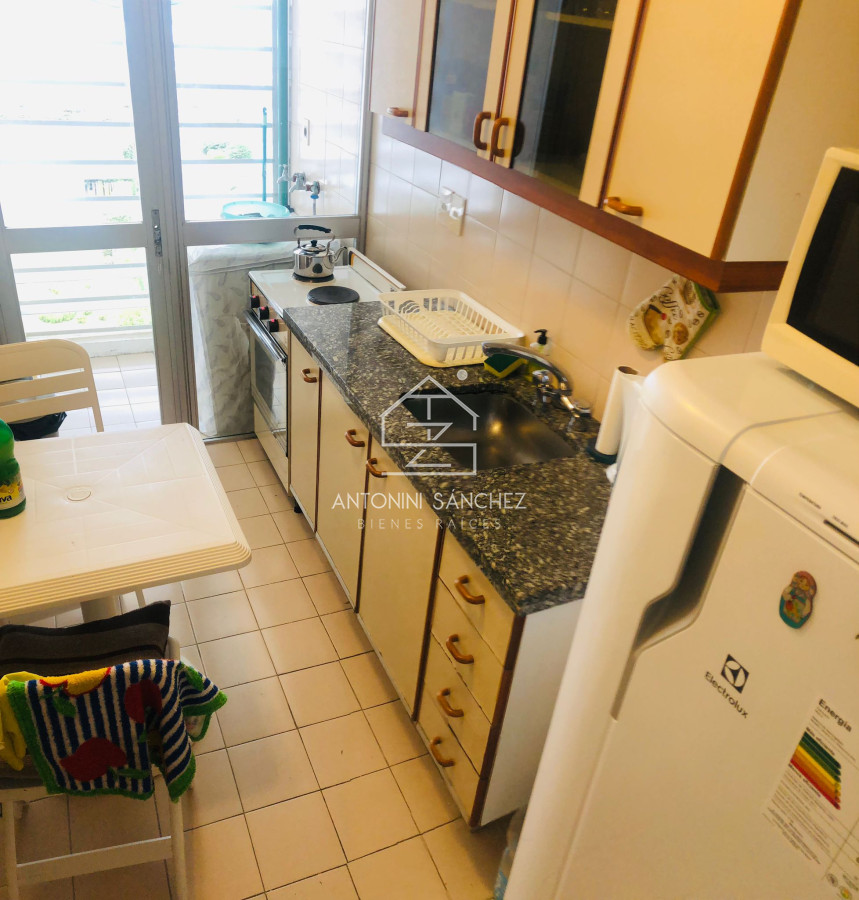 Apartamento ID.1944 - Alquiler y venta de apartamento de 1 dormitorio en Punta del Este