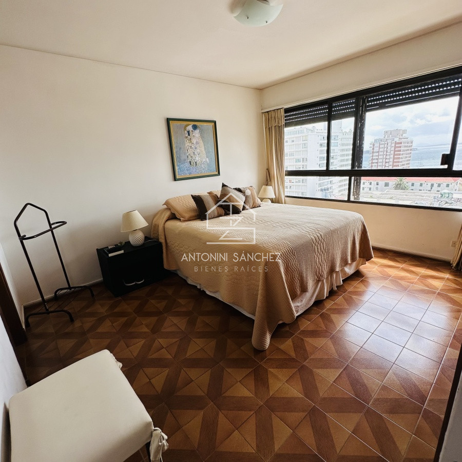 Apartamento ID.1428 - Alquiler y Venta  de apartamento de 3 dormitorios en Punta del Este