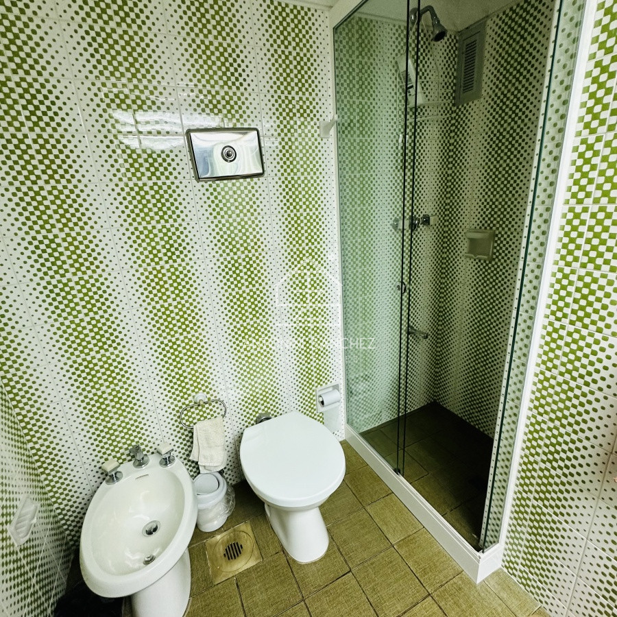 Apartamento ID.1428 - Alquiler y Venta  de apartamento de 3 dormitorios en Punta del Este