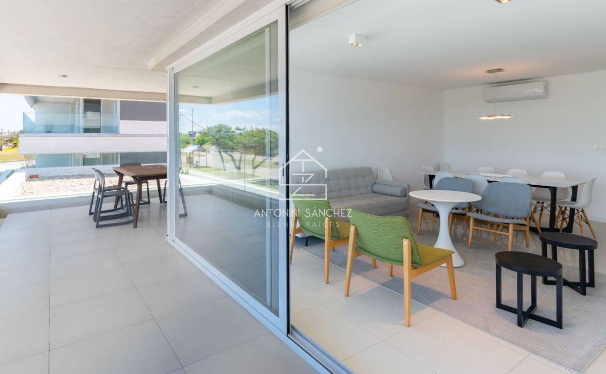 Apartamento ID.1988 - Apartamento en venta, 3 suites. Edificio Horizonte. Playa Mansa, Punta del Este