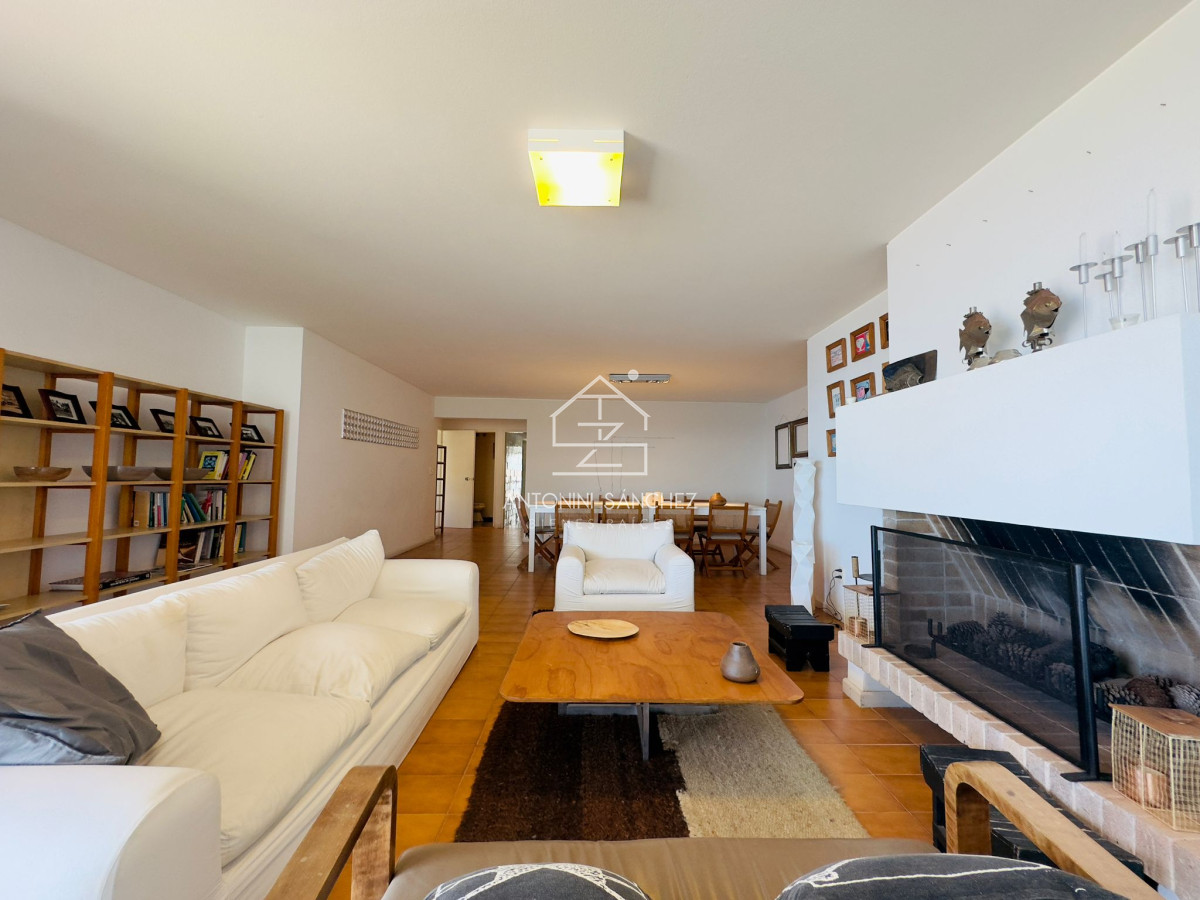 Apartamento ID.1426 - Apartamento en venta, 4 dormitorios, Punta del Este