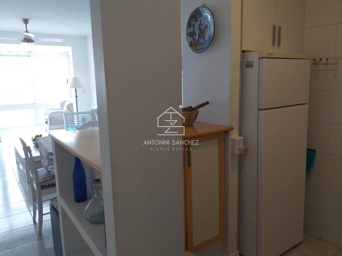 Apartamento ID.1590 - apartamento en alquiler, edificio con piscina