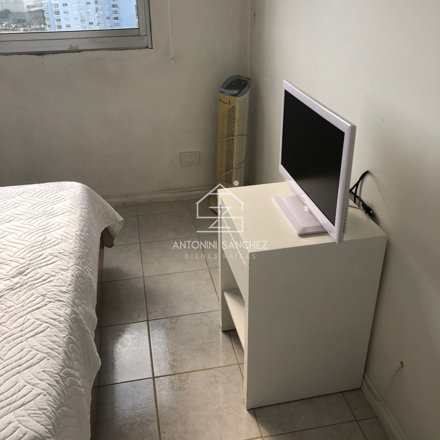 Apartamento ID.1585 - Alquiler de temporada de departamento de un dormitorio y medio en Punta del Este