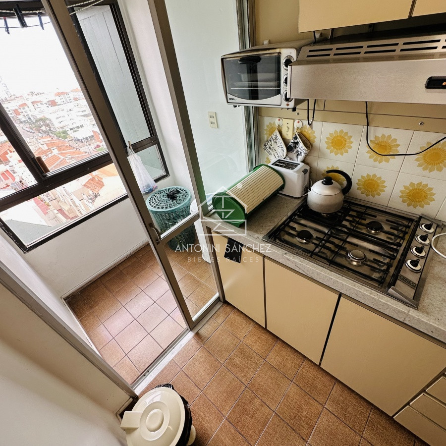 Apartamento ID.1428 - Alquiler y Venta  de apartamento de 3 dormitorios en Punta del Este