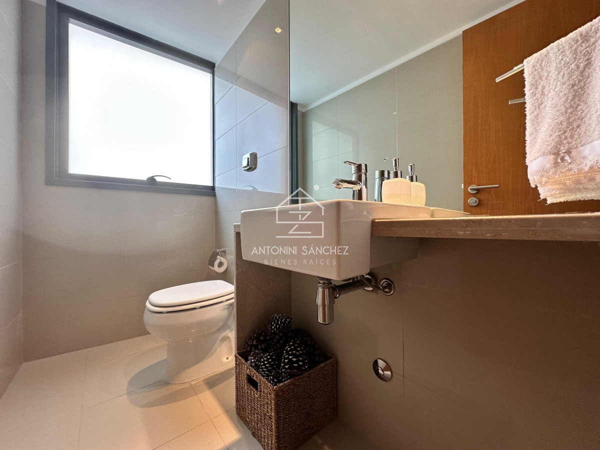 Apartamento ID.1683 - Venta de apartamento en Blue Bird, tres suites. Playa Brava. 