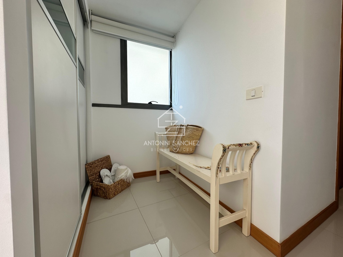 Apartamento ID.1683 - Venta de apartamento en Blue Bird, tres suites. Playa Brava. 